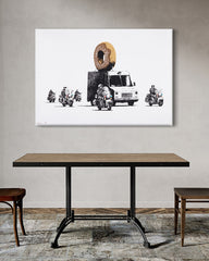 After Hover: Donut und Bodyguards, Street-Art Banksy - Moderner Kunstdruck - Wohnzimmer, Inneneinrichtung Deko